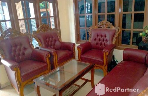 Batang Hotel | Navisha Guest House Syariah near Exit Tol Batang RedPartner