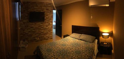 Panama City Apartment | Navona Towers Amplio Apart, Dos Noches minimo, para 4 personas lo mejor de Panamá