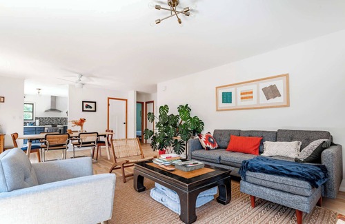 Hollowville House | Navywood: Scandi | Peaceful | Red Hook/Rhinebeck