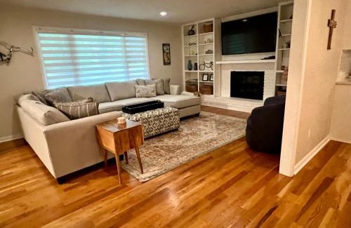 Etowah House | NC Mountain Fall Hiking Biking Waterfall Retreat Minutes to Brevard & Hendersonville