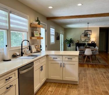 Etowah House | NC Mountain Fall Hiking Biking Waterfall Retreat Minutes to Brevard & Hendersonville