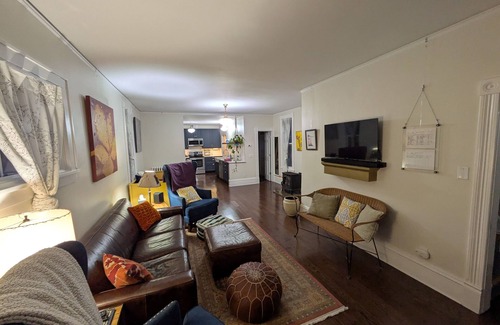Bottineau House | NE Arts Haven in Trendy NE Minneapolis with AC, WiFi