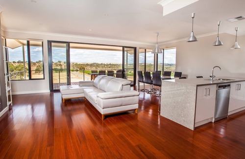 Clare Villa | Neagles Retreat Villas 1-2 bedrooms