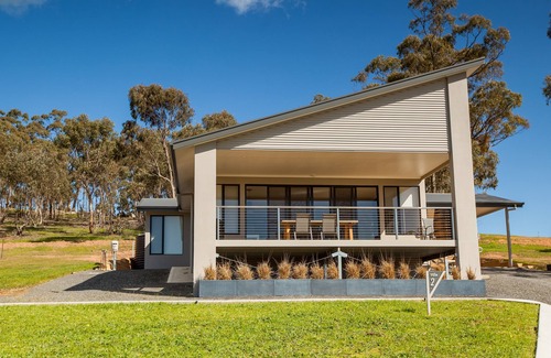 Clare Villa | Neagles Retreat Villas 3-2 bedrooms