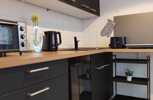 Schoenefeld Apartment | Near Airport BER/Maisonette Schönefeld for 5 persons/3 beds