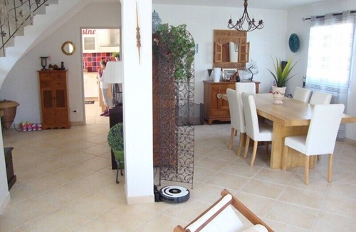 Althen-des-Paluds Villa | Near Avignon, Comfortable villa with private pool, in Provence