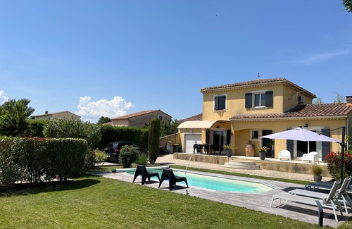 Althen-des-Paluds Villa | Near Avignon, Comfortable villa with private pool, in Provence