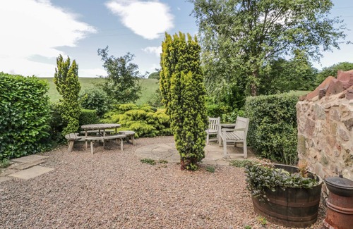 St Abbs Cottage | NEAR BANK COTTAGE, pet friendly, character holiday cottage in St Abbs