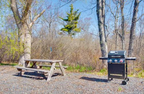 York Beach House | Near Beach and Downtown York Cottage with Yard!