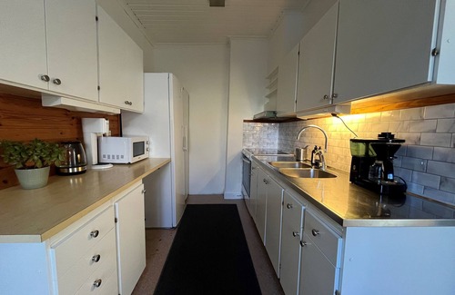 Vastra Frolunda Apartment | Near both the sea and the city - with free parking