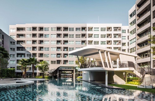 Bang Chak Condo | Near BTS *Exclusive*Huge Pool @ Sukhumvt 64