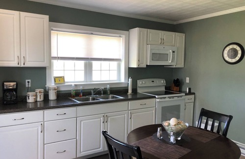 Greenbush Cottage | Near Chincoteague & Assateague IslandnCharming 2-bedroom cottage