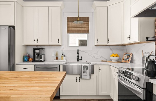 Maxwell House | Near Downtown Nashville | Walk to Food, Bars | Single Level Home | King Beds