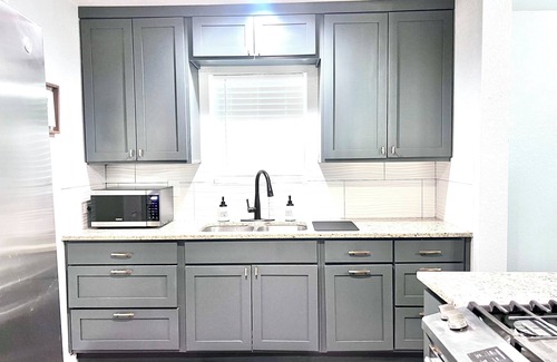 Highland Park House | Near Downtown with Huge Private Backyard w/Turf