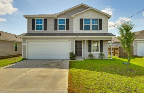 New Caney House | Near Hiking and Fishing Airy Retreat in Cleveland!