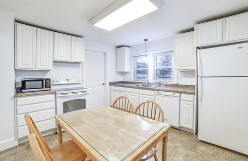 Munsons Corners House | Near Hiking & Skiing: Cozy Home in Cortland!
