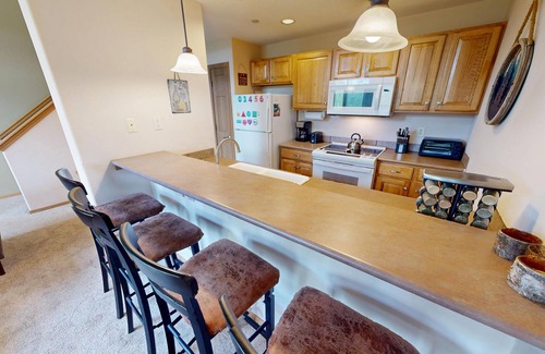 Frisco Condo | Near Lake Trail! Hot Tub! Walk/Drive to Dining, Events, Marina, Shops