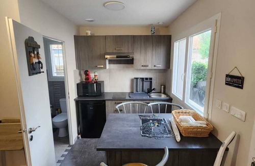 Villeneuve-les-Maguelone Apartment | Near Montpellier 2-room apartment + private garden 15 minutes from the beach
