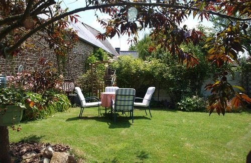 Tremblay Cottage | Near Mont St Michel Central To Many Sites of interests. Le Soleil sleeps 7/8