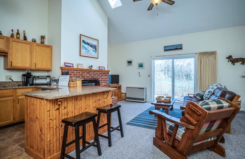 Plymouth House | Near PSU, Barn at the Pemi, Ice Castles & Skiing