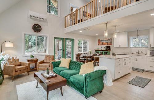 Longview Heights House | Near Rivers and Boating Home with Hot Tub in Longview