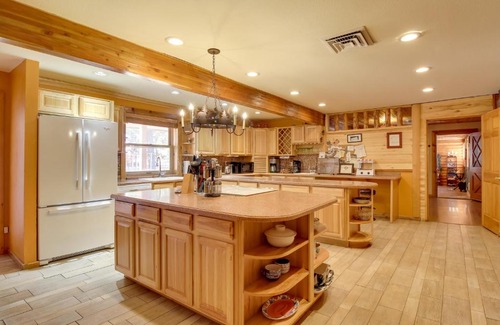 Heber House | Near Sitgreaves Natl Park High Country Farmhouse