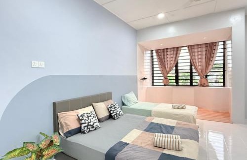 Kampung Alor Akar House | Near TC Beach Alor Akar 4R3B fully AC Town area