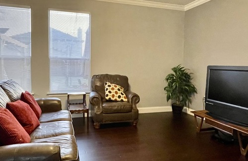 Los Cielos House | Near Tesla, CoA & Airport, 4 Beds, Balcony/Patios