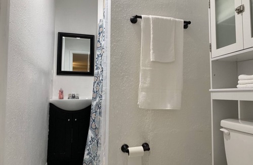 Orlando Apartment | Near the airport!This is a beautiful and comfortable Room equipped .