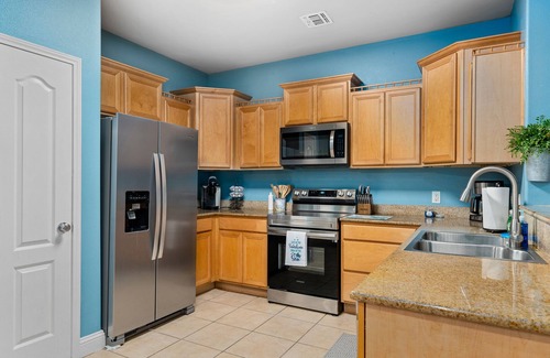 Safe Harbor House | Near the Beach! Large 5 bedrooms 4 bath- Sleeps 16 max Fun Game Room