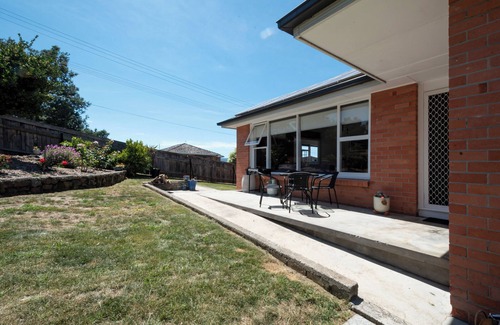 Kings Meadows House | Near the CBD, Perfect for Large Groups & Parking