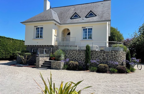 Reville House | Near the sea, Large enclosed garden, sleeps 2 to 5