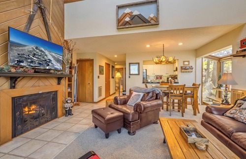 Beech Mountain House | Near the ski slopes of Beech Mtn, restaurant/bar, town & trails. Amazing views!