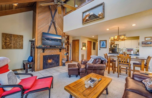 Beech Mountain House | Near the ski slopes of Beech Mtn, restaurant/bar, town & trails. Amazing views!