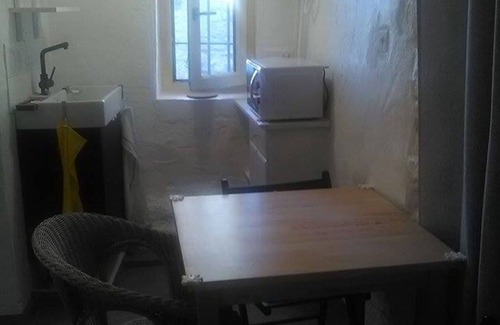 Fontareches House | Near Uzès, room with patio in charming house