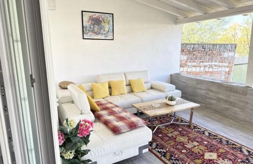 Timisoara House | Nearby Lake Romantic Retreat R