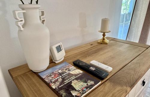 Timisoara House | Nearby Lake Romantic Retreat R