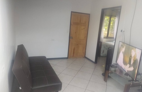 Cariari House | Nearby Tortuguero Lodge with parking