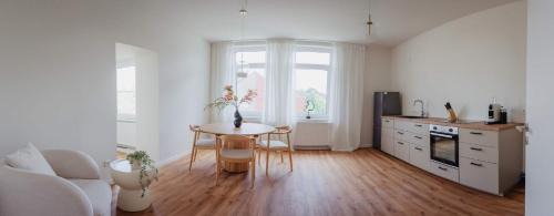 Celle Apartment | Nearby Town Hall exclusive designer furnishings