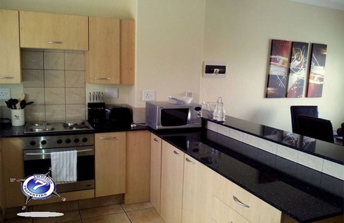 Greater Johannesburg Metropolitan Area Apartment | Neat, cosy & safe 2 bed 2 bath Sunninghill Loft!