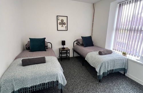Pontypridd House | Neat Retreat-Cilfynyd-Pontypridd