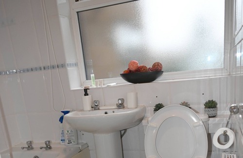 Little Hay Apartment | NEC bliss Suite near Birmingham Airport and resort world arena|HS2 Contractors