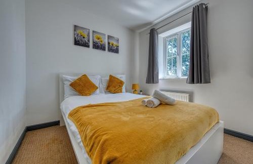 Little Hay Apartment | NEC Exhibitor Home, Stay near Birmingham Airport