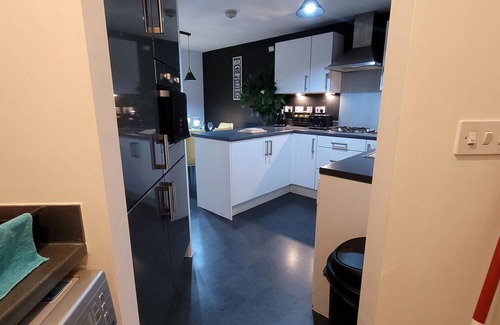 Little Hay Apartment | NEC Luxury 3BR Home w/Garden Birmingham Airport