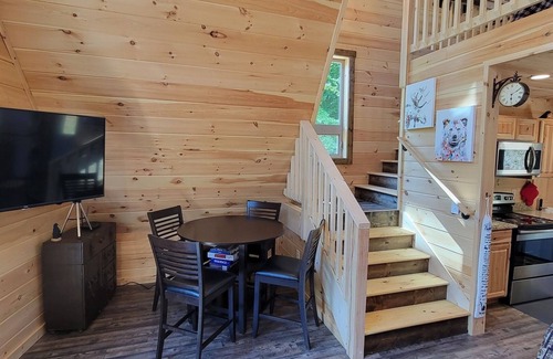 Whittier Cabin | Need a Romantic Getawy? Hot Tub DogFriendly/Close to Hiking, tubing & Casino