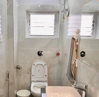 Taltala Bed & Breakfast | Neelam Homestay B&B - Lemon Room