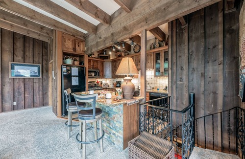 Alto Cabin | Neeley Mountain House | Amazing Views, Hot Tub!