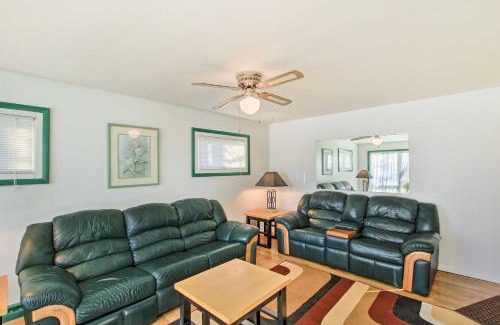 Neenah House | Neenah Home with Deck Near Lake Winnebago