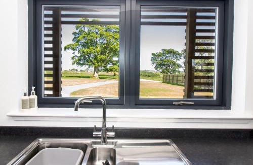 Inverurie House | Nef-Stedi