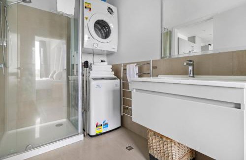 Manurewa Apartment | Neighborhood Hideaway with Air-con and Deck
